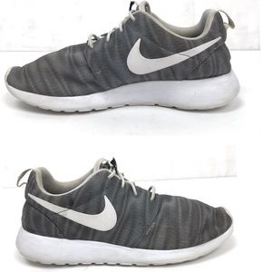 Nike Roshe One Print Sneakers Gray and White